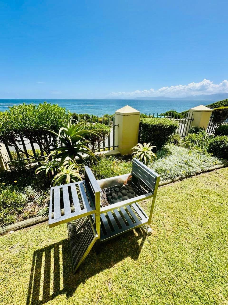 The View At Whale Cove De Kelders Apartment Exterior photo